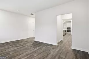 332 Jarrett St, Fairburn, GA 30213 - Photo 8