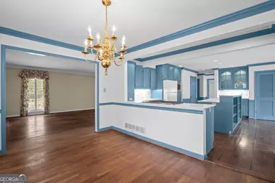 6255 Mountain Brook Lane, Atlanta, GA 30328 - Photo 10