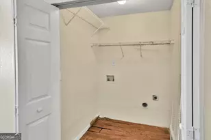 4411 Ravenwood Dr, Union City, GA 30291 - Photo 10