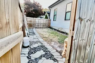 727 Cascade Ave SW, Atlanta, GA 30310 - Photo 2