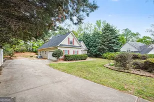 203 Rocky Creek Dr, Griffin, GA 30224 - Photo 4