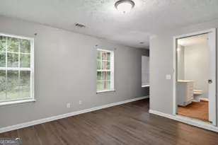 5470 Twin Lakes Dr, Atlanta, GA 30349 - Photo 10