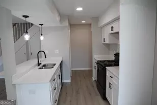 1321 Surrey Ln SW, Marietta, GA 30008 - Photo 6