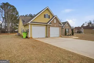 1201 Pendley Point, Hampton, GA 30228 - Photo 2