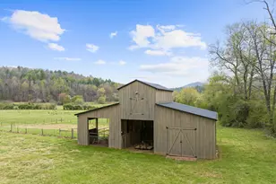 95 Hickory Ave, Blue Ridge, GA 30513 - Photo 2