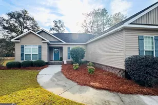 208 Sandalwood Cir, Statesboro, GA 30458 - Photo 2