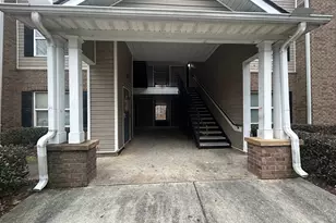 8104 Fairington Ridge Cir, Lithonia, GA 30038 - Photo 2