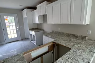 4 Roundtree St, Statesboro, GA 30458 - Photo 2