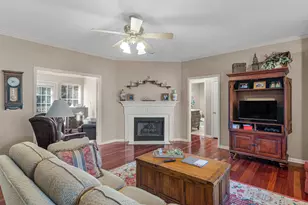 521 Horseshoe Cir, Stockbridge, GA 30281 - Photo 2