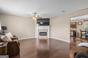 1403 Evergreen Trl, Hinesville, GA 31313 - Photo 4