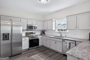 425 Brightleaf Cir, Hinesville, GA 31313 - Photo 6