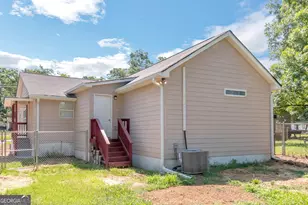 204 Mill St, Barnesville, GA 30204 - Photo 4