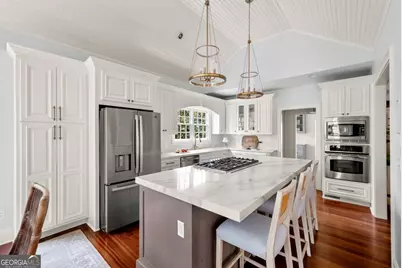 3146 Peachtree Drive NE, Atlanta, GA 30305 - Photo 12