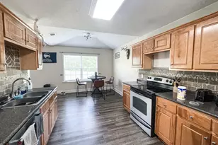 613 Waverly Ln, Statesboro, GA 30458 - Photo 2