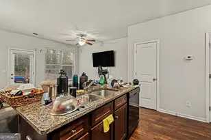 5924 Cassie Dr, Lithonia, GA 30038 - Photo 10