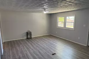 342 Phillips Cir, Royston, GA 30662 - Photo 4