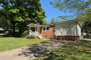 342 Phillips Cir, Royston, GA 30662 - Photo 1