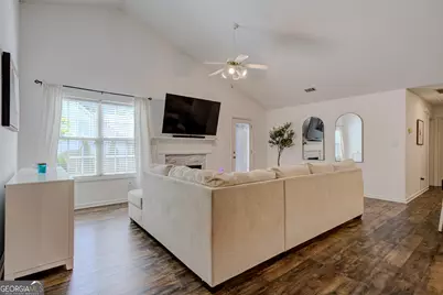 175 Courtyard Lane, Newnan, GA 30265 - Photo 4