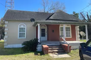 717 Glenmore Ave, Waycross, GA 31503 - Photo 1