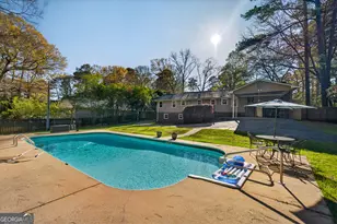 217 Baywood Cir, Lagrange, GA 30240 - Photo 2