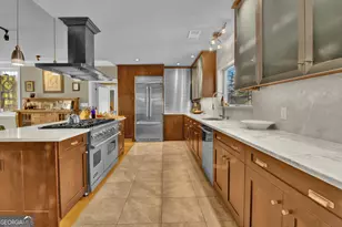 2221 Highview Rd SW, Atlanta, GA 30311 - Photo 10