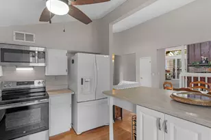 915 Strawberry Ct, Ellenwood, GA 30294 - Photo 6