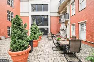 560 Dutch Valley Rd NE, Atlanta, GA 30324 - Photo 18