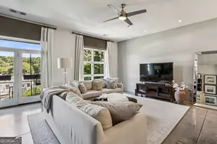 560 Dutch Valley Rd NE, Atlanta, GA 30324 - Photo 4