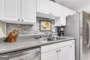 401 N Cromwell Rd, Savannah, GA 31410 - Photo 10