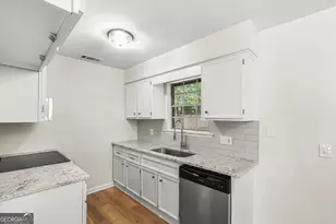 127 Greenbriar Ct, Savannah, GA 31419 - Photo 10