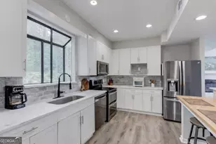 8515 Lake Dr, Snellville, GA 30039 - Photo 10