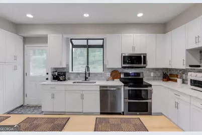8515 Lake Drive, Snellville, GA 30039 - Photo 8
