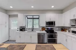 8515 Lake Dr, Snellville, GA 30039 - Photo 8