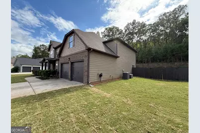 310 Savannah Drive, Senoia, GA 30276 - Photo 2