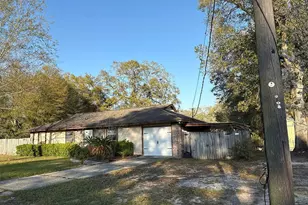 4228 Queens Ct, Pace, FL 32571 - Photo 2
