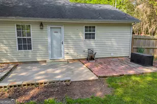 40 Mimosa St, Winder, GA 30680 - Photo 8