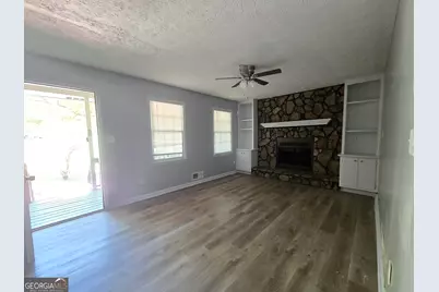 6577 Ardmoor Dr, Jonesboro, GA 30236 - Photo 2