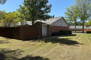 300 Wilbanks Dr, Fayetteville, GA 30215 - Photo 2