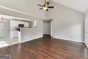 635 Sable View Ln, Atlanta, GA 30349 - Photo 8