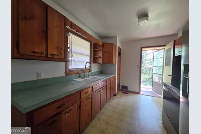 677 Shellnut Dr, Forest Park, GA 30297 - Photo 6