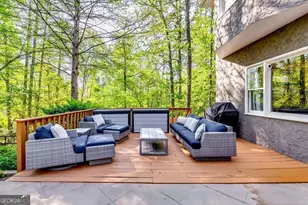 7635 Blandford Pl, Sandy Springs, GA 30350 - Photo 12