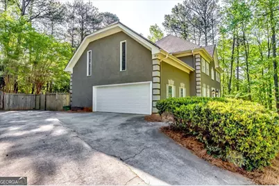 7635 Blandford Place, Sandy Springs, GA 30350 - Photo 8