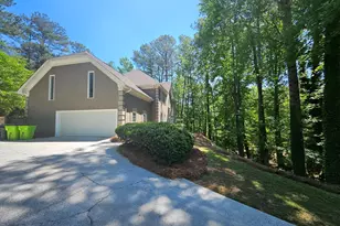 7635 Blandford Pl, Sandy Springs, GA 30350 - Photo 10