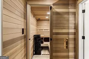 4075 Peachtree Dunwoody Rd NE, Atlanta, GA 30319 - Photo 26