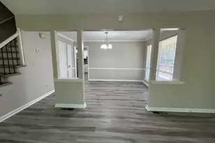 1016 Kathleen Ct, Roswell, GA 30075 - Photo 4