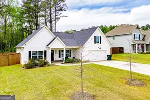 143 Springwood Dr, Carrollton, GA 30117 - Photo 2