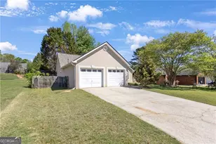 125 York Ln, Fayetteville, GA 30214 - Photo 2