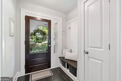 2304 Pembrook Place NE, Atlanta, GA 30324 - Photo 2