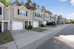 1110 Highwood Ln, East Point, GA 30344 - Photo 4