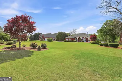 110 Lake Park Court, Sharpsburg, GA 30277 - Photo 2